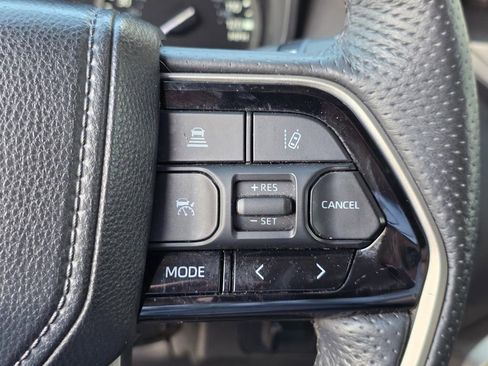 Used 2023 Toyota Tundra Limited image 31