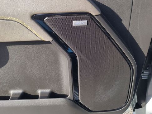 Used 2025 Chevrolet Silverado 2500 ZR2 w/ Technology Package image 25