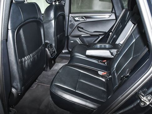 Used 2024 Porsche Macan image 51