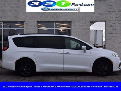 Used 2021 Chrysler Pacifica Limited w/ S Appearance Package