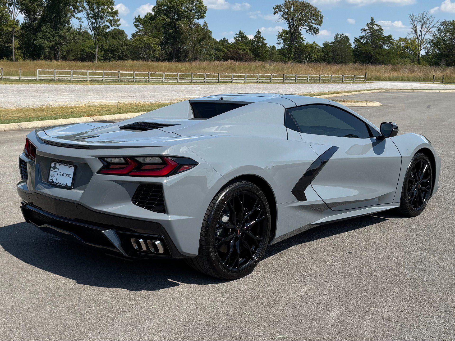 Used 2025 Chevrolet Corvette Stingray Preferred Conv w/ 2LT RWD image 14