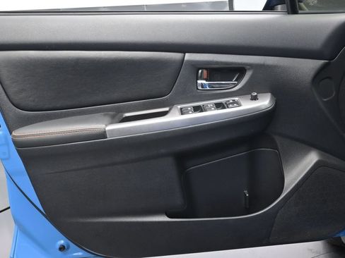 Used 2016 Subaru Crosstrek 2.0i Premium w/ Moonroof Package AWD/4WD image 11