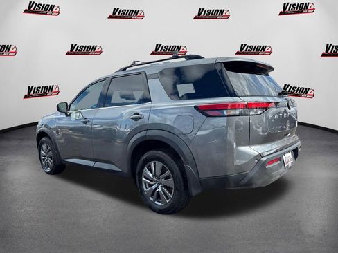 Used 2025 Nissan Pathfinder SV image 7