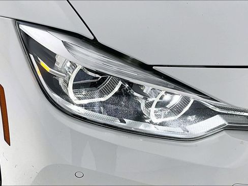 Used 2018 BMW 320i Sedan image 36