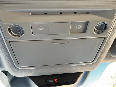 New 2025 Nissan Kicks SR image 27