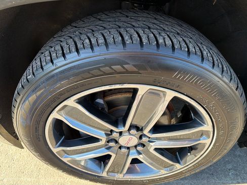 Used 2019 GMC Acadia Denali w/ Technology Package AWD/4WD image 26