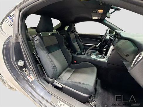 Used 2017 Toyota 86 RWD image 25