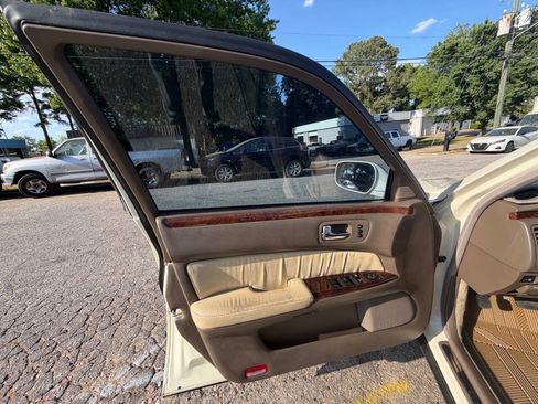 Used 1998 INFINITI Q45 Touring RWD image 18