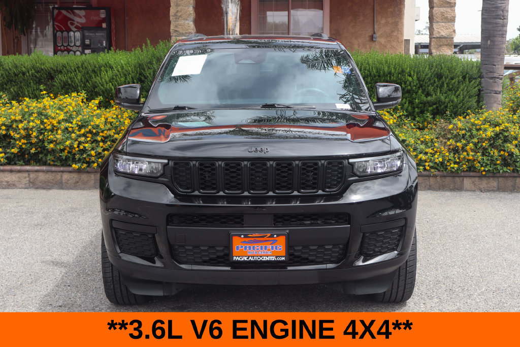 Used 2024 Jeep Grand Cherokee L Altitude AWD/4WD image 3