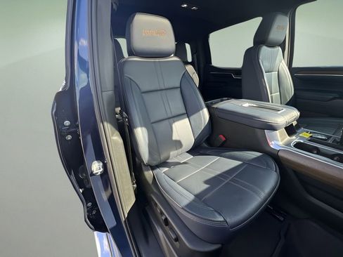 Certified 2022 Chevrolet Silverado 1500 High Country w/ High Country Premium Package image 29