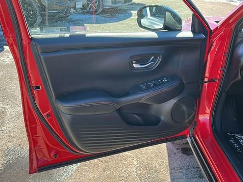 Used 2025 Honda HR-V Sport image 8