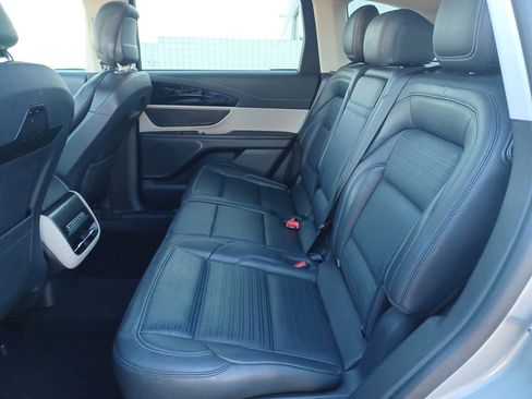 Used 2024 Lincoln Nautilus Reserve image 7