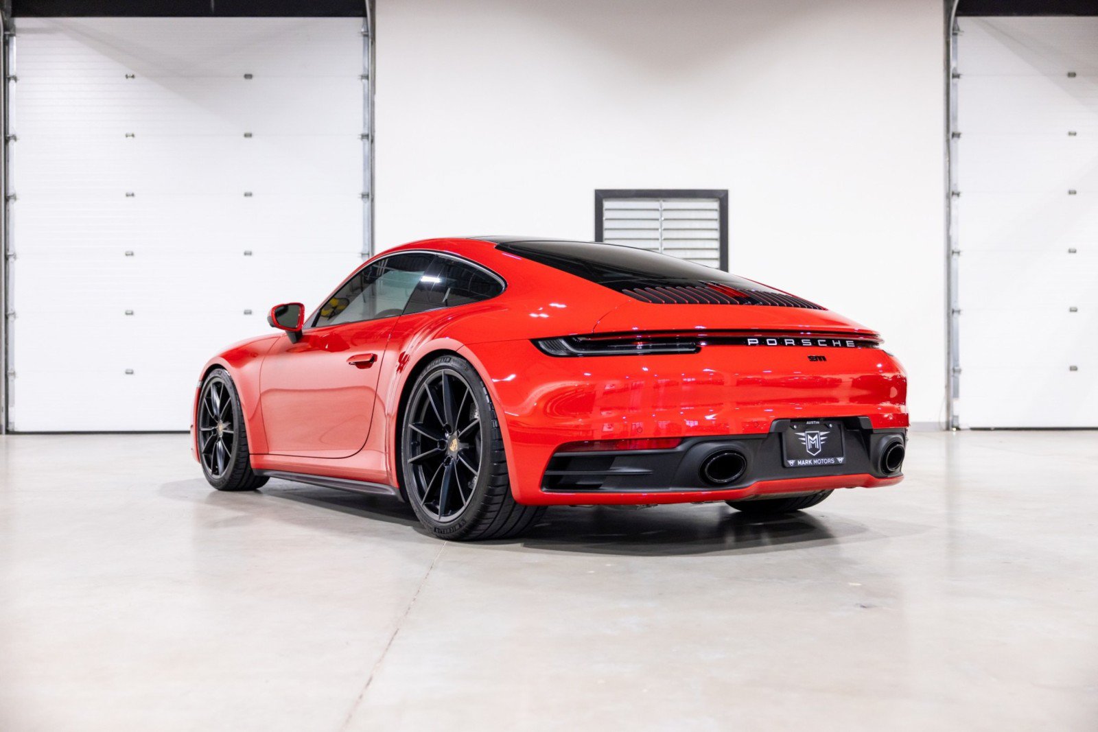 Used 2024 Porsche 911 Carrera RWD image 6