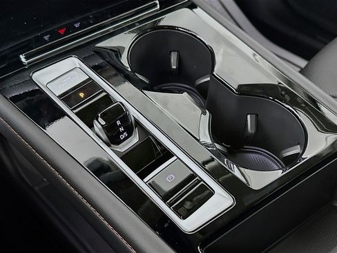 New 2026 Volkswagen Atlas Peak Edition image 16