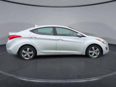 Used 2013 Hyundai Elantra GLS FWD image 9