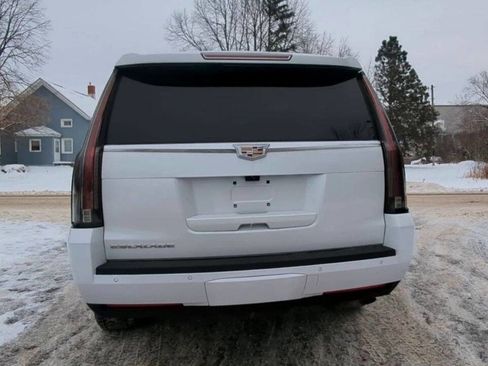 Used 2019 Cadillac Escalade ESV Platinum image 4