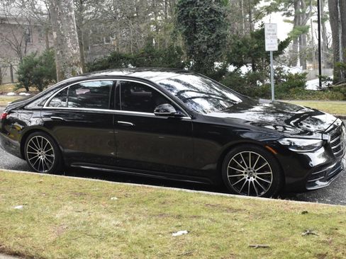 Used 2021 Mercedes-Benz S 580 4MATIC w/ AMG Line image 11