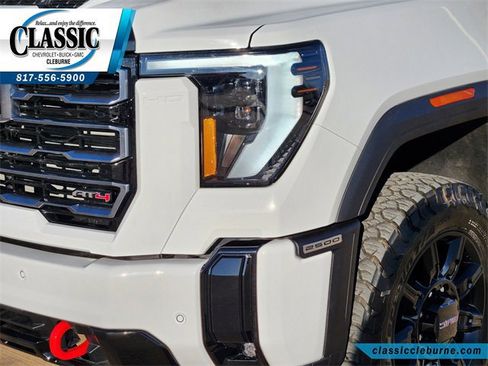 Used 2025 GMC Sierra 2500 AT4 w/ AT4 Premium Plus Package image 11