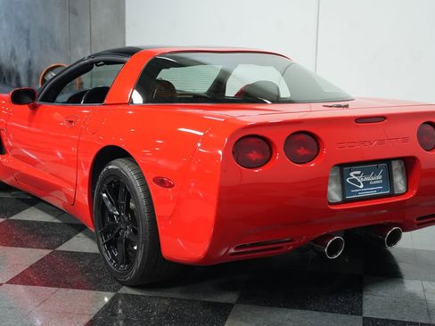 Used 1997 Chevrolet Corvette Coupe w/ Memory Pkg image 8