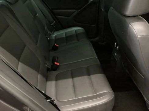 Used 2016 Volkswagen Tiguan SE AWD/4WD image 12