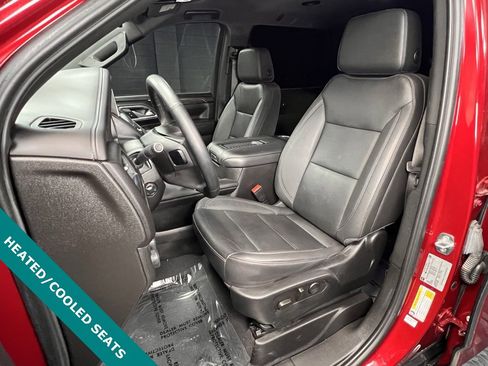 Used 2023 Chevrolet Tahoe Z71 w/ Luxury Package image 3