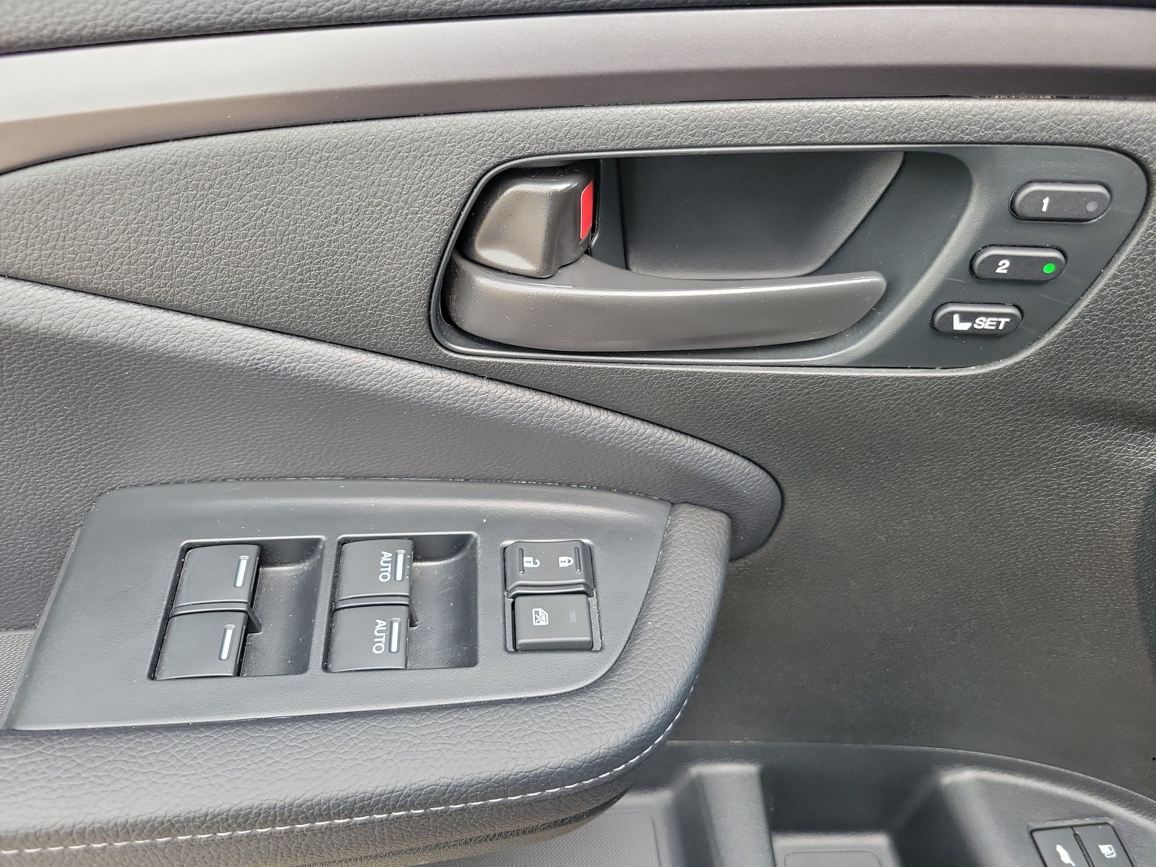 Used 2024 Honda Passport EX-L image 32