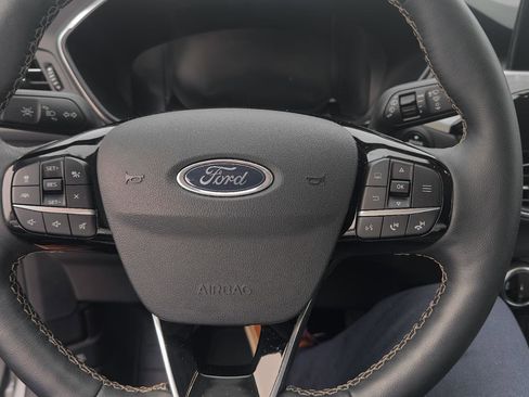 Certified 2022 Ford Escape Titanium w/ Titanium Elite Package image 18