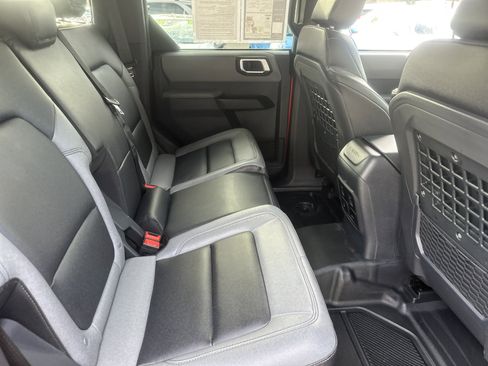 Used 2023 Ford Bronco Big Bend w/ Sasquatch Package image 14