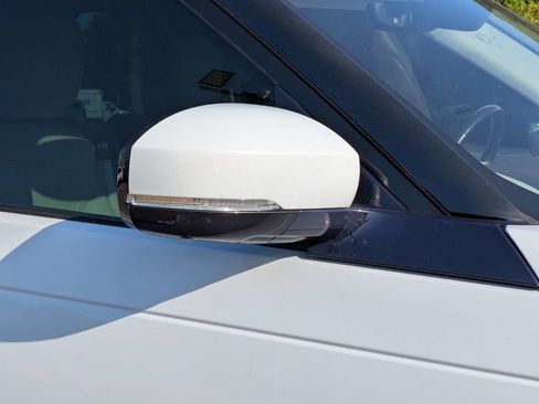 Used 2020 Land Rover Discovery HSE AWD/4WD image 12