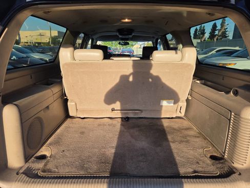 Used 2004 GMC Yukon XL SLT w/ Preferred Equipment Group image 11