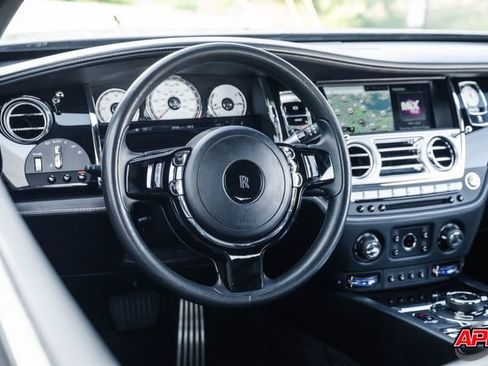 Used 2019 Rolls-Royce Wraith RWD image 11