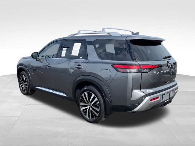 Certified 2025 Nissan Pathfinder Platinum w/ Cargo Package FWD image 6