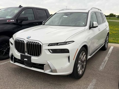 Used 2026 BMW X7 xDrive40i AWD/4WD image 1
