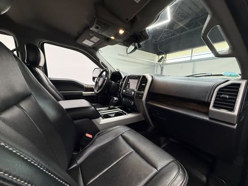 Used 2018 Ford F150 Lariat w/ Equipment Group 502A Luxury AWD/4WD image 19