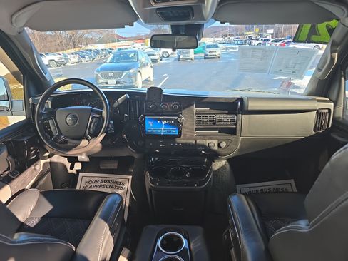 Used 2021 Chevrolet Express 2500 LS w/ Enhanced Convenience Package image 27