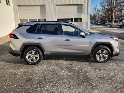 Used 2022 Toyota RAV4 XLE image 7