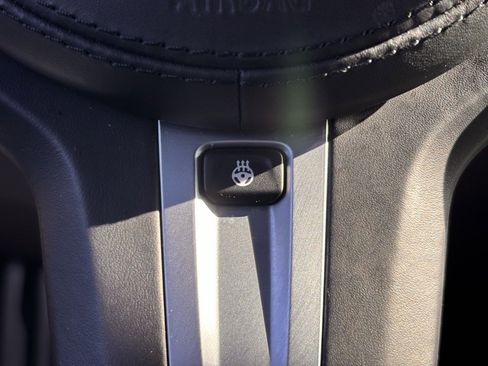 Used 2022 BMW 750i xDrive w/ Executive Package image 8