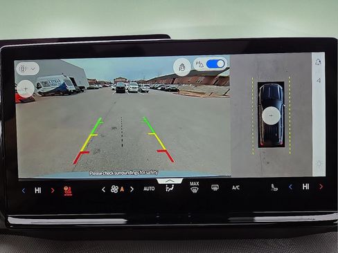 New 2025 Ford Expedition Active image 18