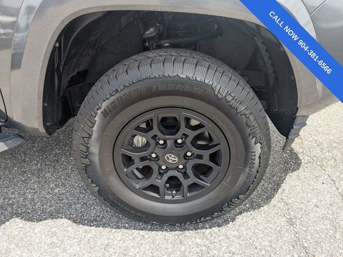 Used 2019 Toyota Tacoma SR5 RWD image 11