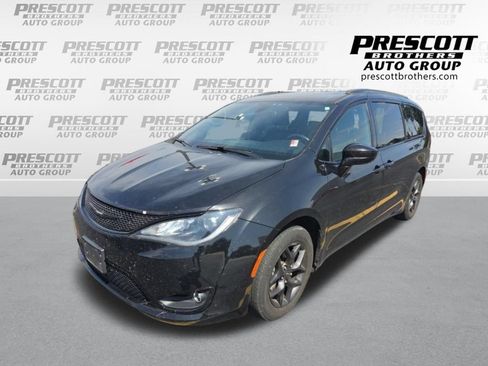 Used 2020 Chrysler Pacifica Touring-L Plus w/ S Appearance Package FWD image 1