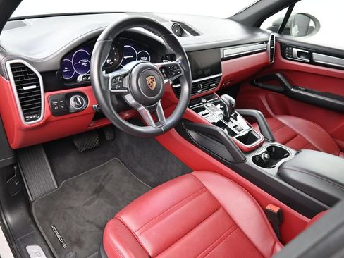 Certified 2023 Porsche Cayenne Platinum Edition AWD/4WD image 4