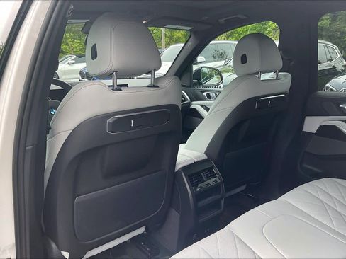 Used 2025 BMW X5 xDrive40i w/ M Sport Package AWD/4WD image 22