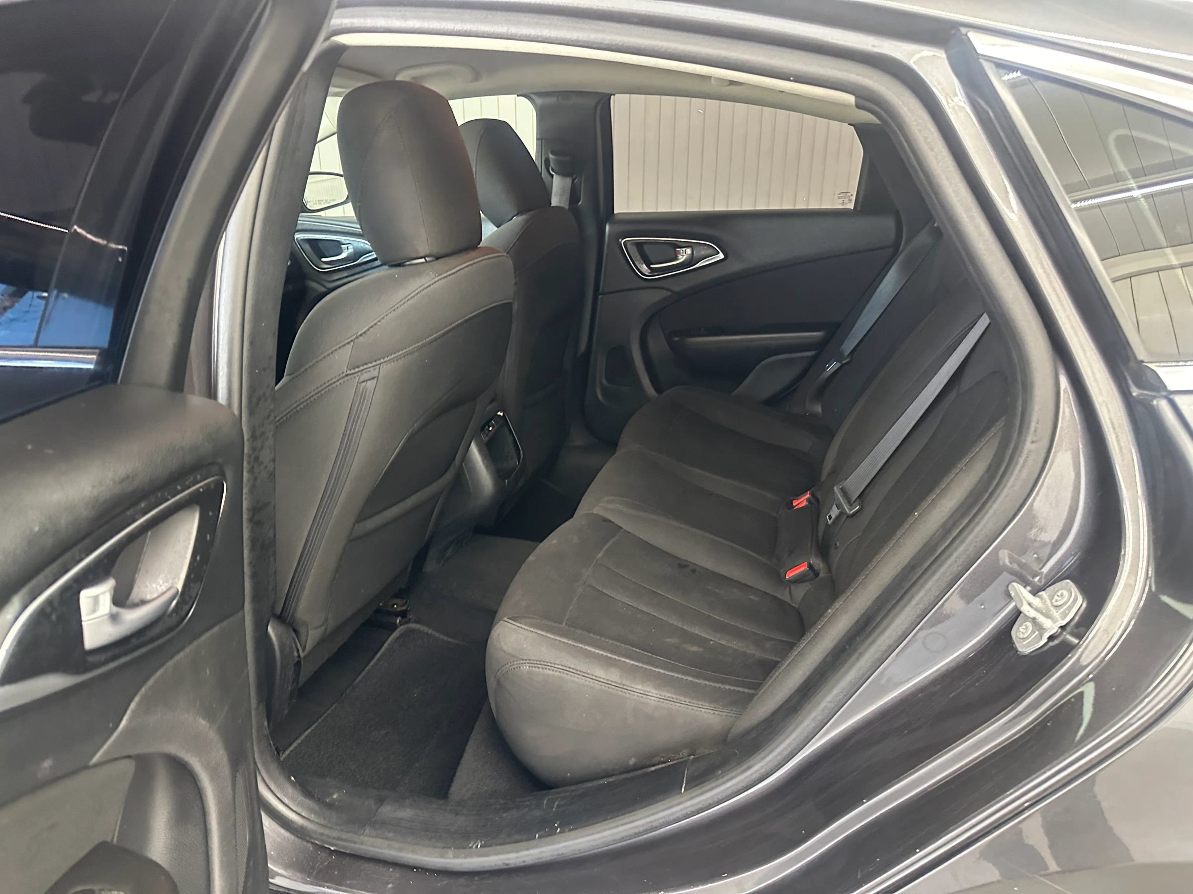 Used 2016 Chrysler 200 LX FWD image 11