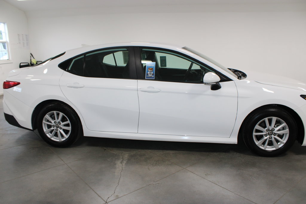 Used 2025 Toyota Camry LE FWD image 11