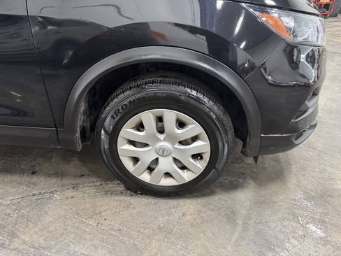 Used 2020 Nissan Rogue Sport S image 10