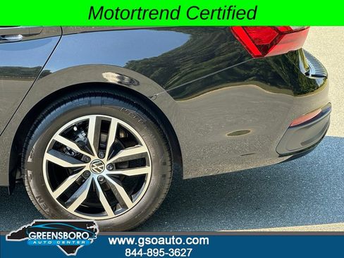 Used 2025 Volkswagen Jetta SE FWD image 37