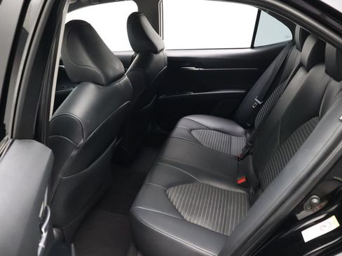 Certified 2018 Toyota Camry SE FWD image 19