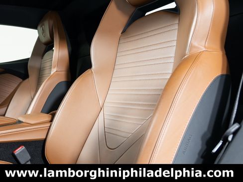 Used 2024 Lamborghini Revuelto image 34