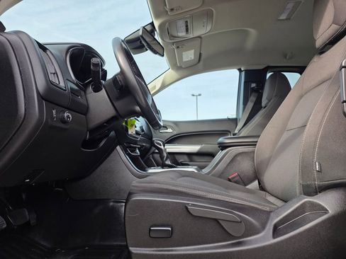 Used 2022 Chevrolet Colorado LT w/ Fleet Safety Package image 10