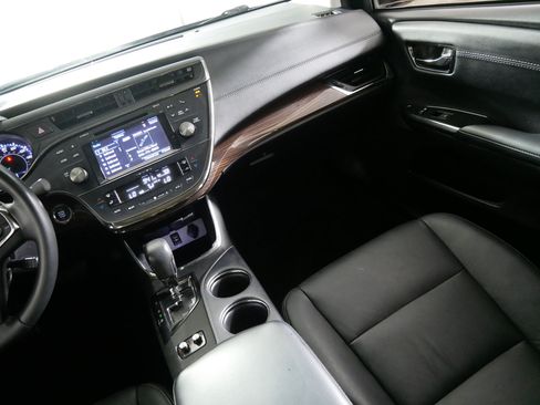 Used 2015 Toyota Avalon XLE Touring FWD image 11